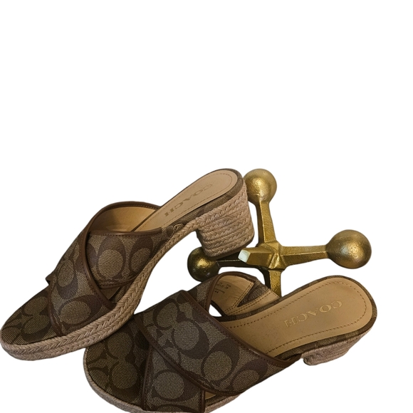 Coach Monogram Heel - Picture 2 of 4